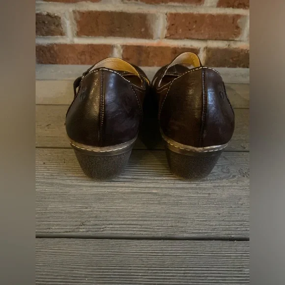 Naturalizer Shoes - Picture 3 of 6